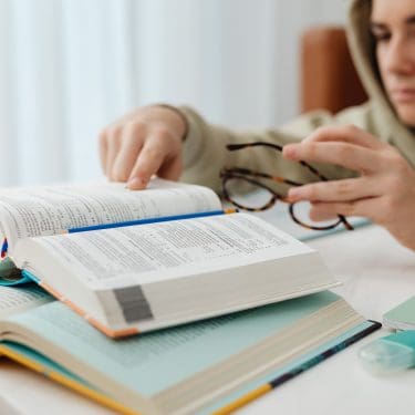 Трета част от редовната изпитна сесия